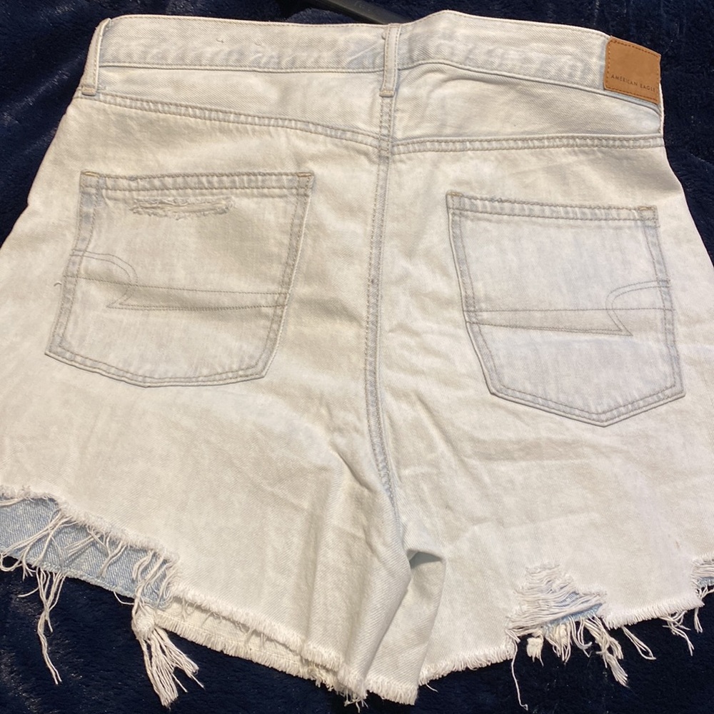American Eagle Shorts - Picture 2 of 4